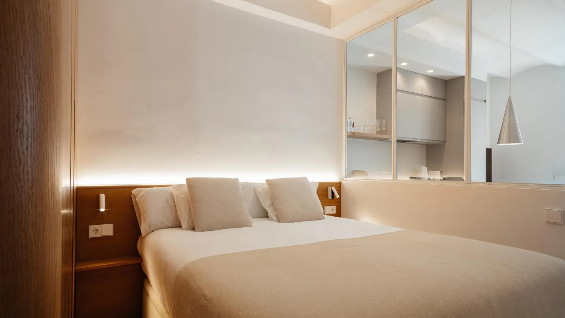 Appartamento Newly Renovated Stylish Eixample - Great Location Barcellona