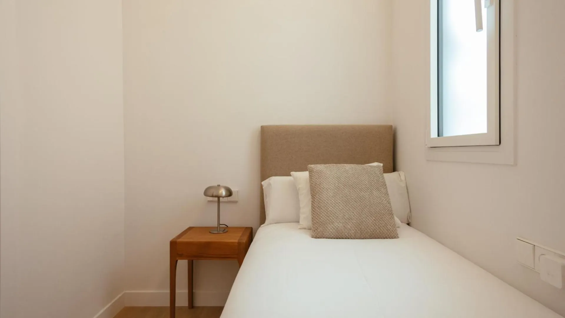Apartamento Newly Renovated Stylish Eixample - Great Location Barcelona